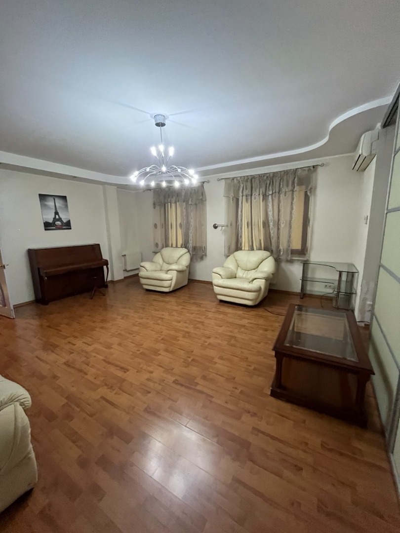 продажа трехкомнатной квартиры номер A-174709 в Приморском районе, фото номер 18